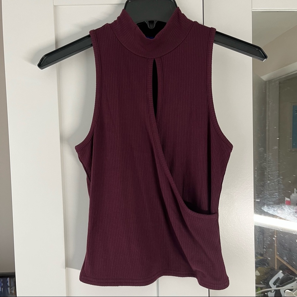Aeropostale Sleeveless Burgundy Top Size Small